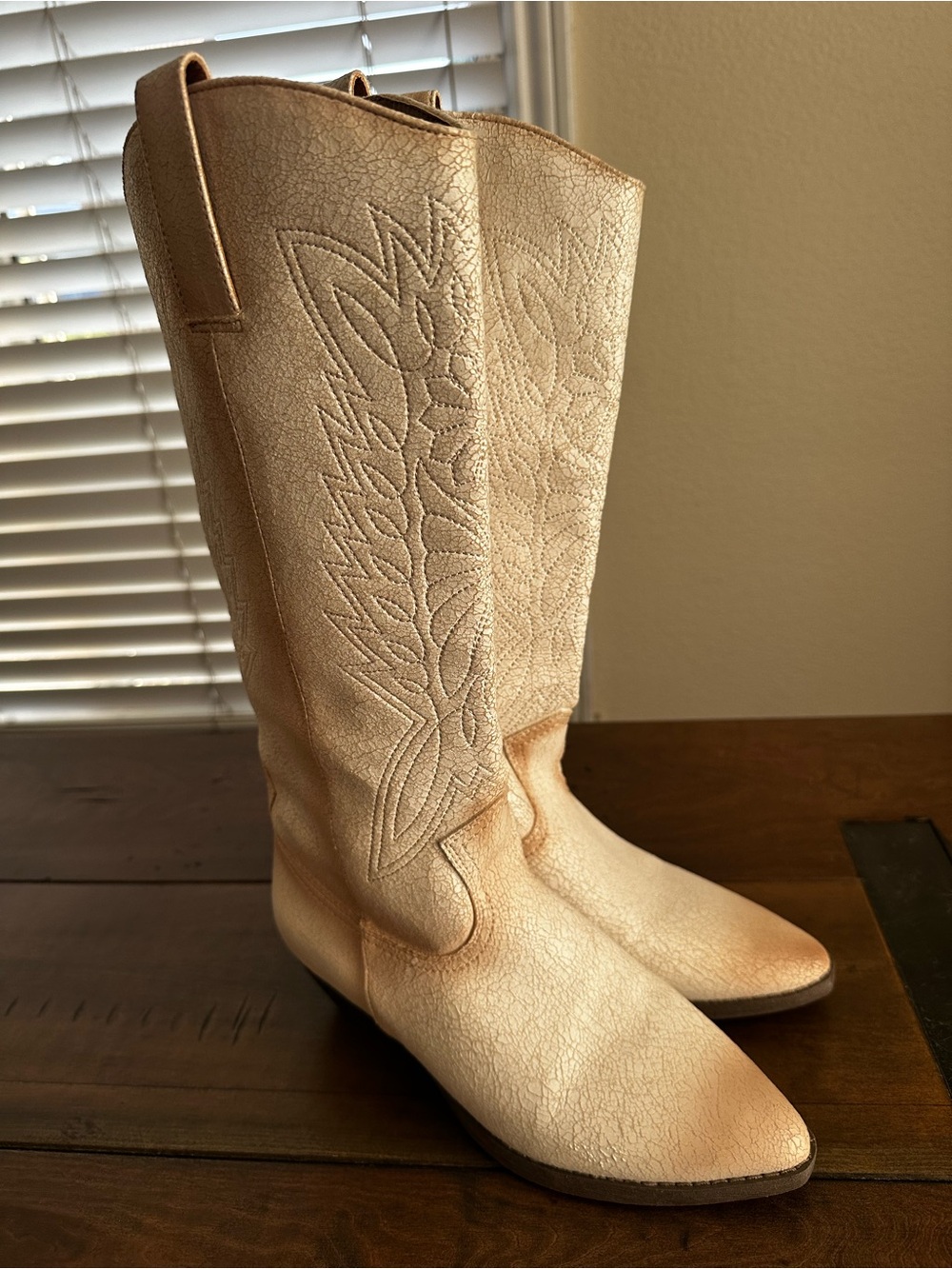 Women's Zodiac Cream cowboy boots